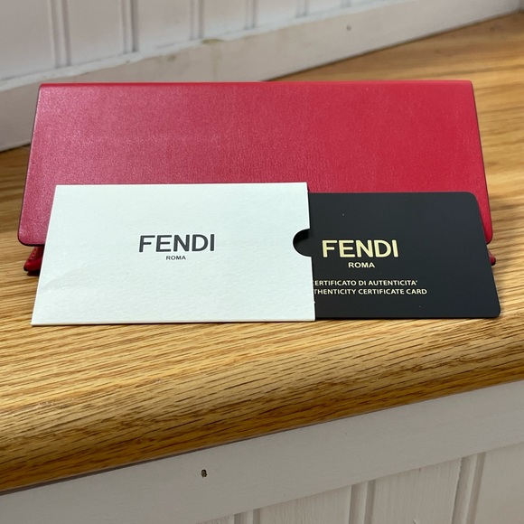 Fendi Oversized Aviator Sunglasses - Picture 10 of 10